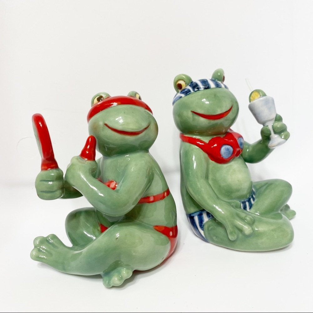 Beach Frog Salt and Pepper Shakers